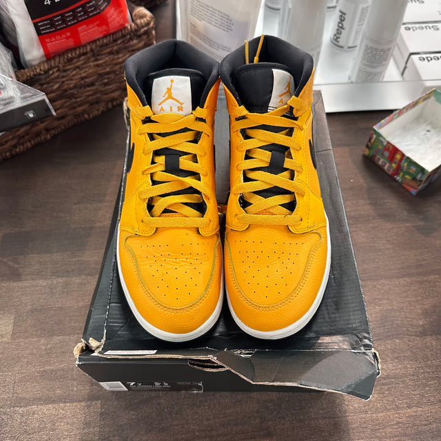 (GS) University Gold Black Jordan 1 Mid (USED)