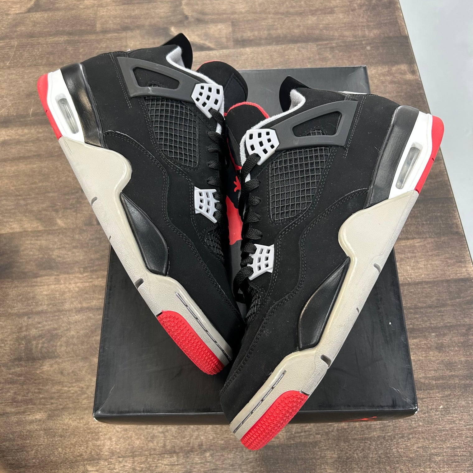 Bred Jordan 4 (2019) (USED)