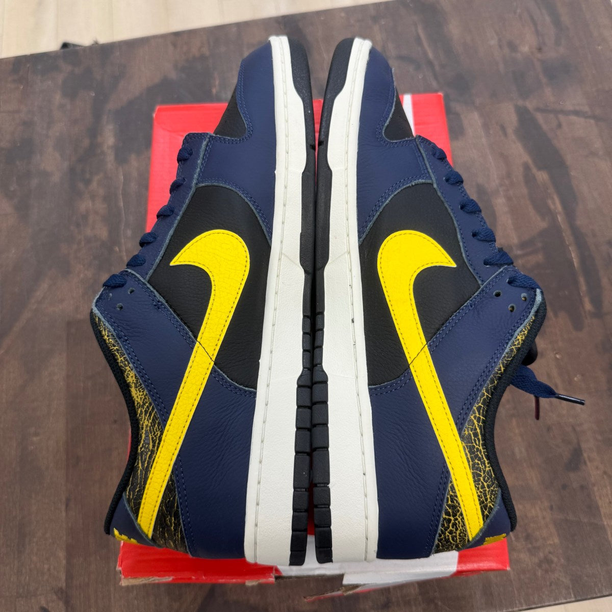 Nike Dunk Low Vintage Michigan - Image 4