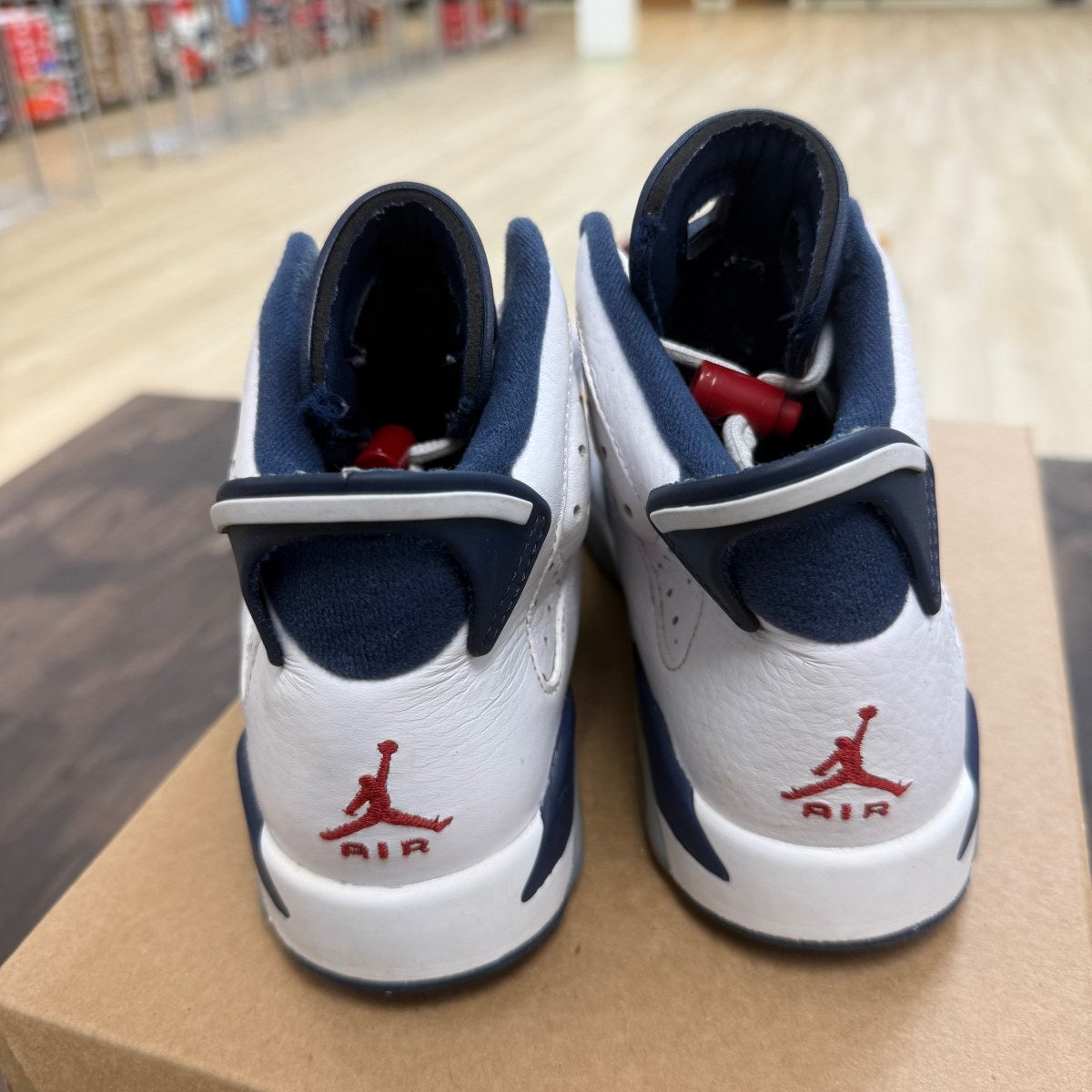 Jordan 6 Retro Olympic (2024) (GS) Size 5.5Y (Pre-Owned) - Image 4