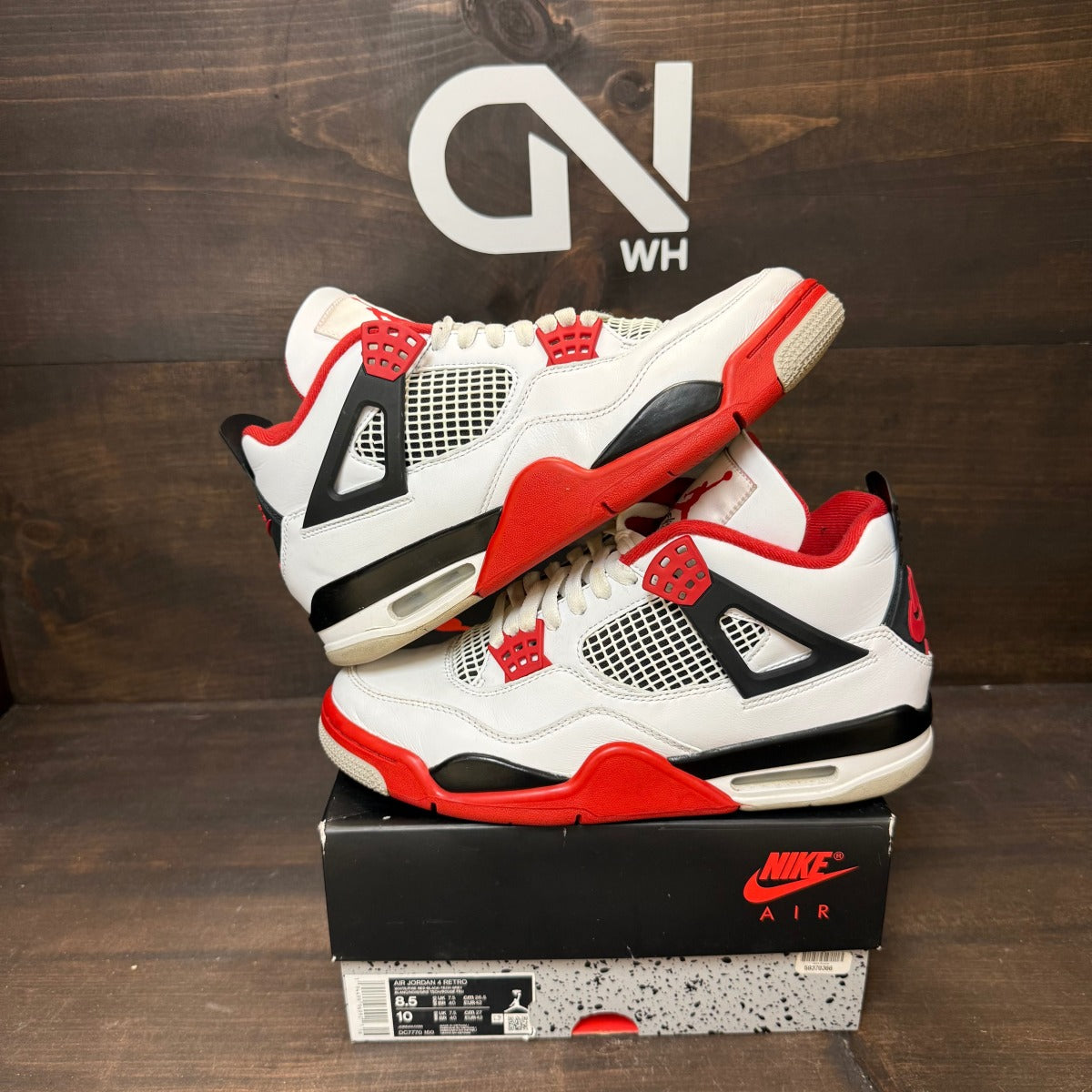 Jordan 4 Retro Fire Red (2020) - Image 1