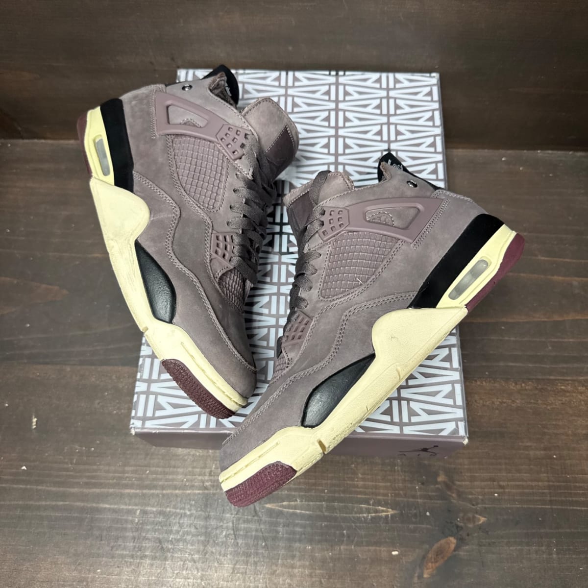 Jordan 4 Retro SP A Ma Maniére Violet Ore Size 9.5 (Pre-Owned) - tag