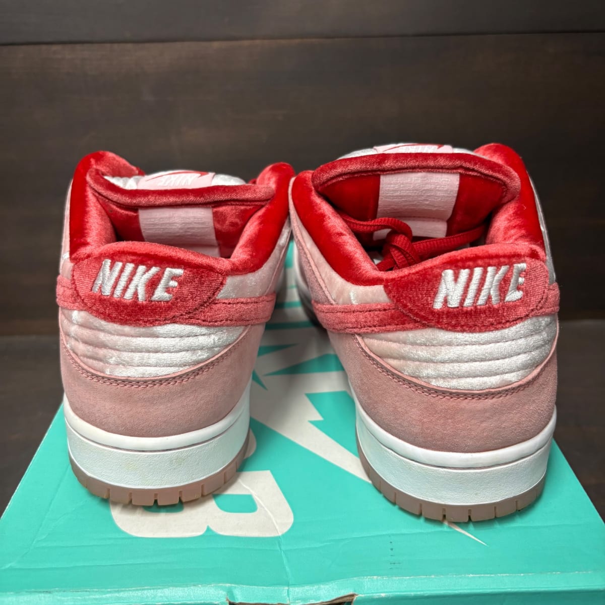 Nike SB Dunk Low StrangeLove Skateboards Size 9.5 (Pre-Owned) - sole