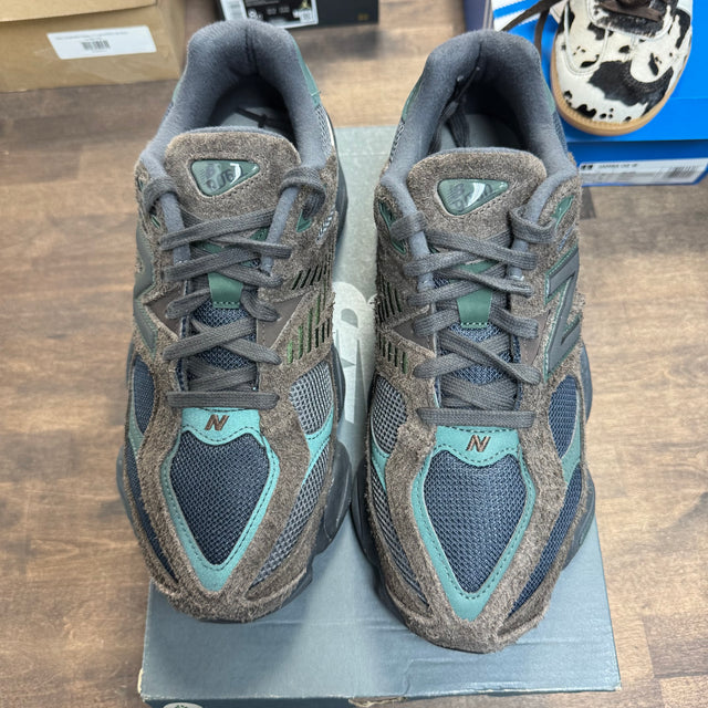 Beef and Broccoli New Balance 9060 (USED)