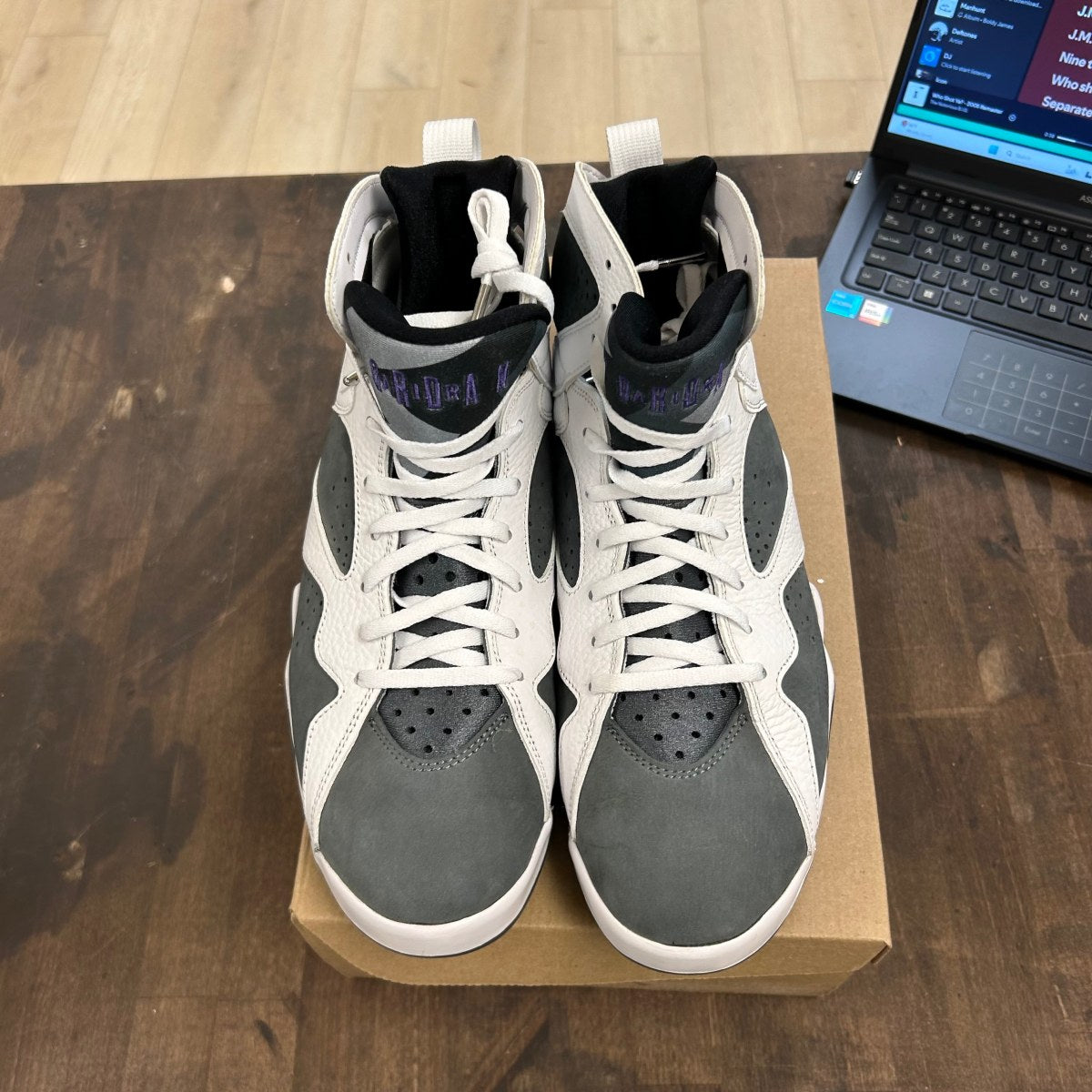 Jordan 7 Retro Flint (2021) Size 10.5 (Pre-Owned) - Image 2