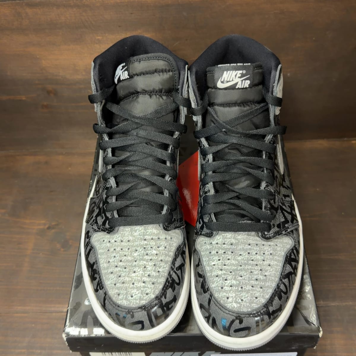 Jordan 1 Retro High OG Rebellionaire Size 11 (Pre-Owned) - tag