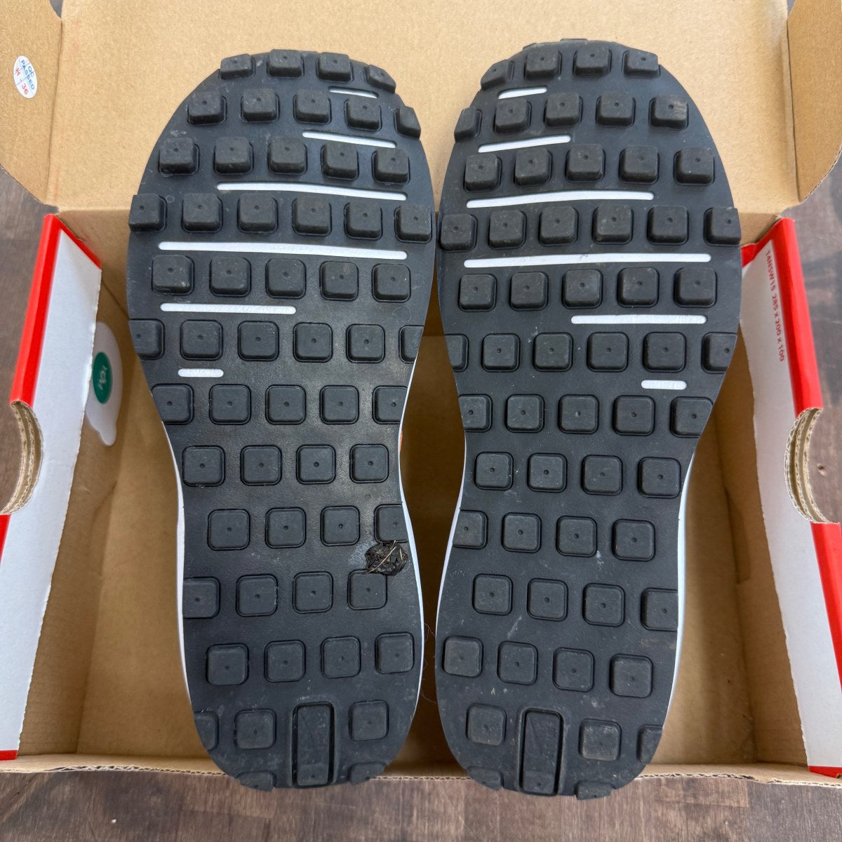 Nike Waffle One White Orange Trace Size 6 (Pre-Owned) - Image 5