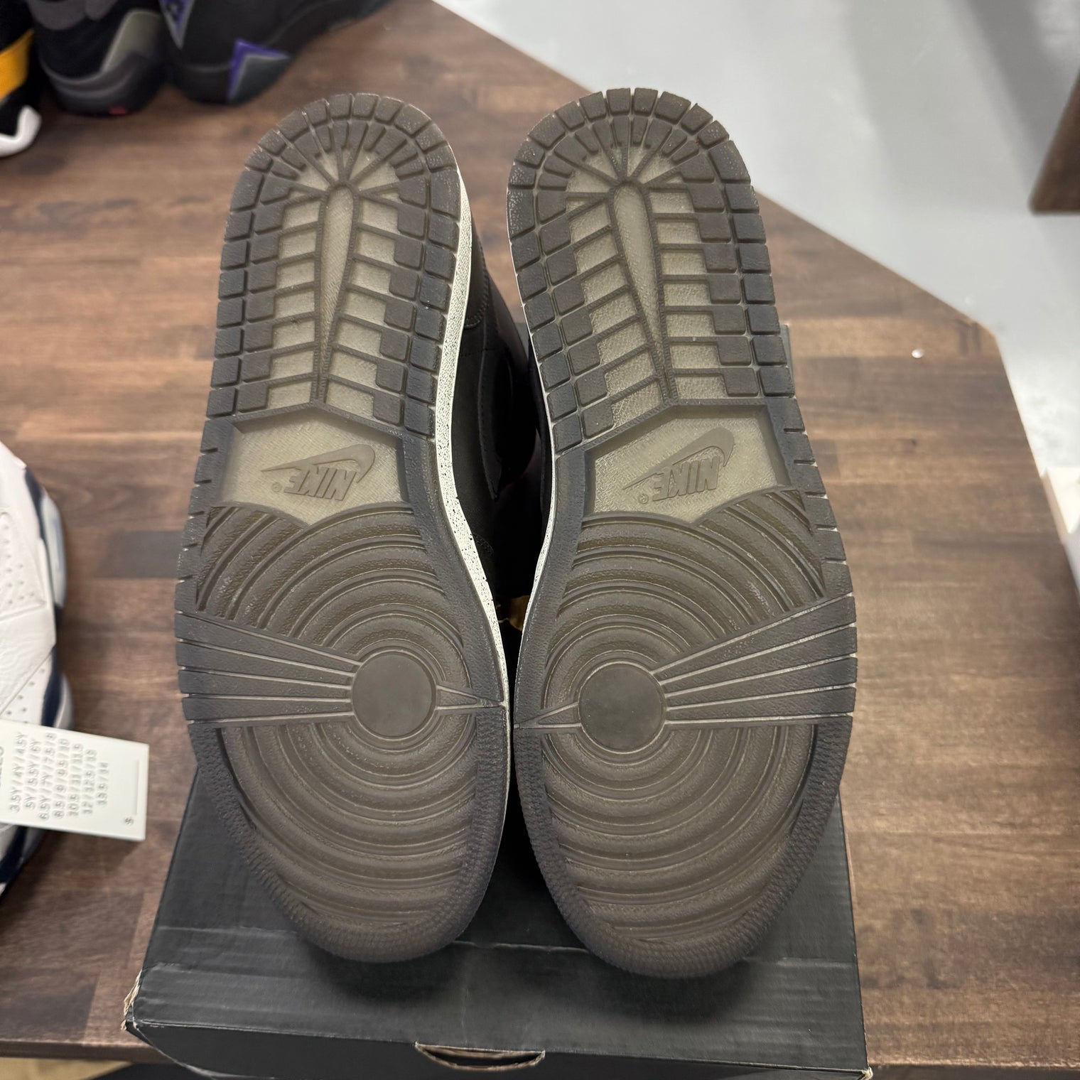 Holiday Jordan 1 Mid (2015) (Lightly Worn)