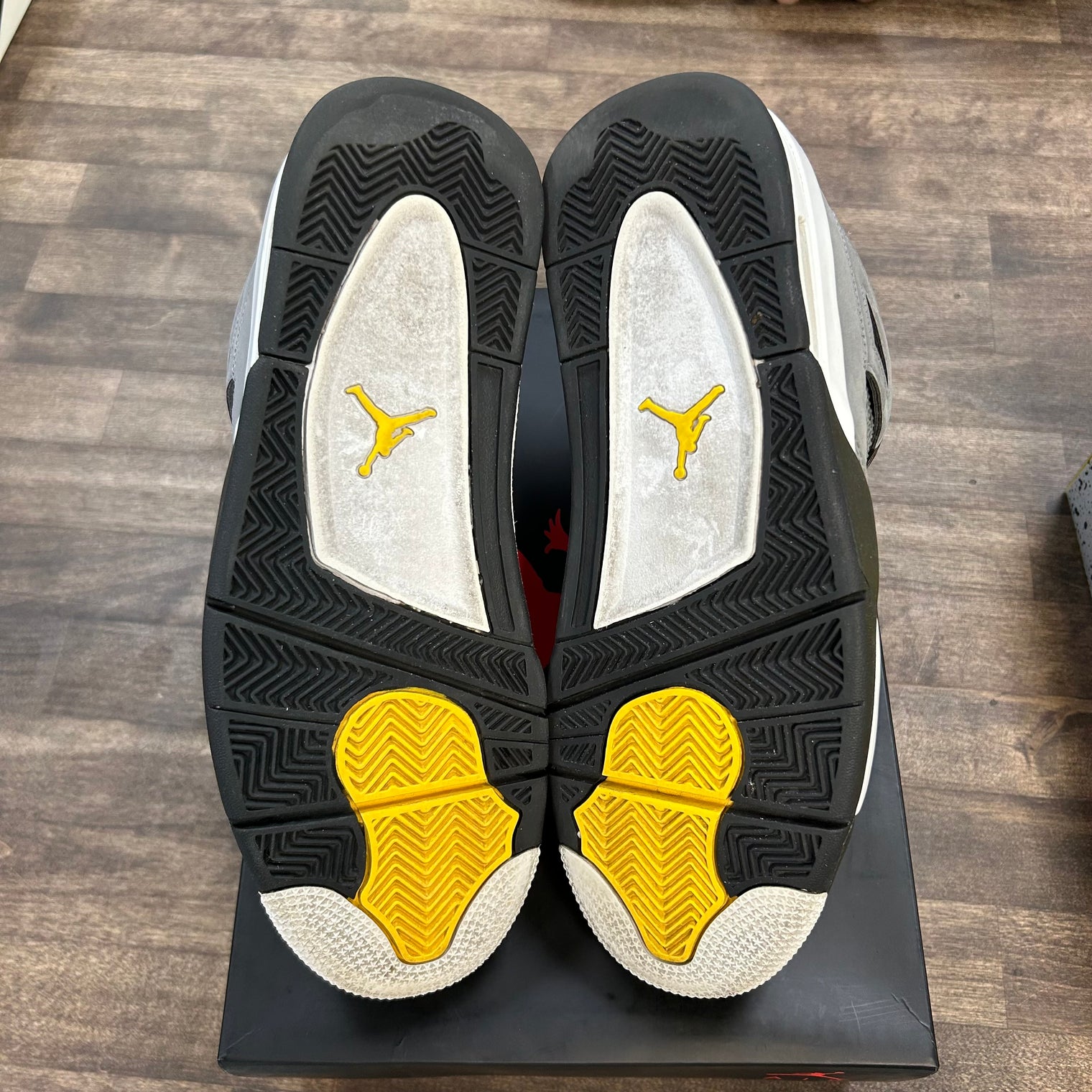 Cool Grey Jordan 4 Retro (Used)