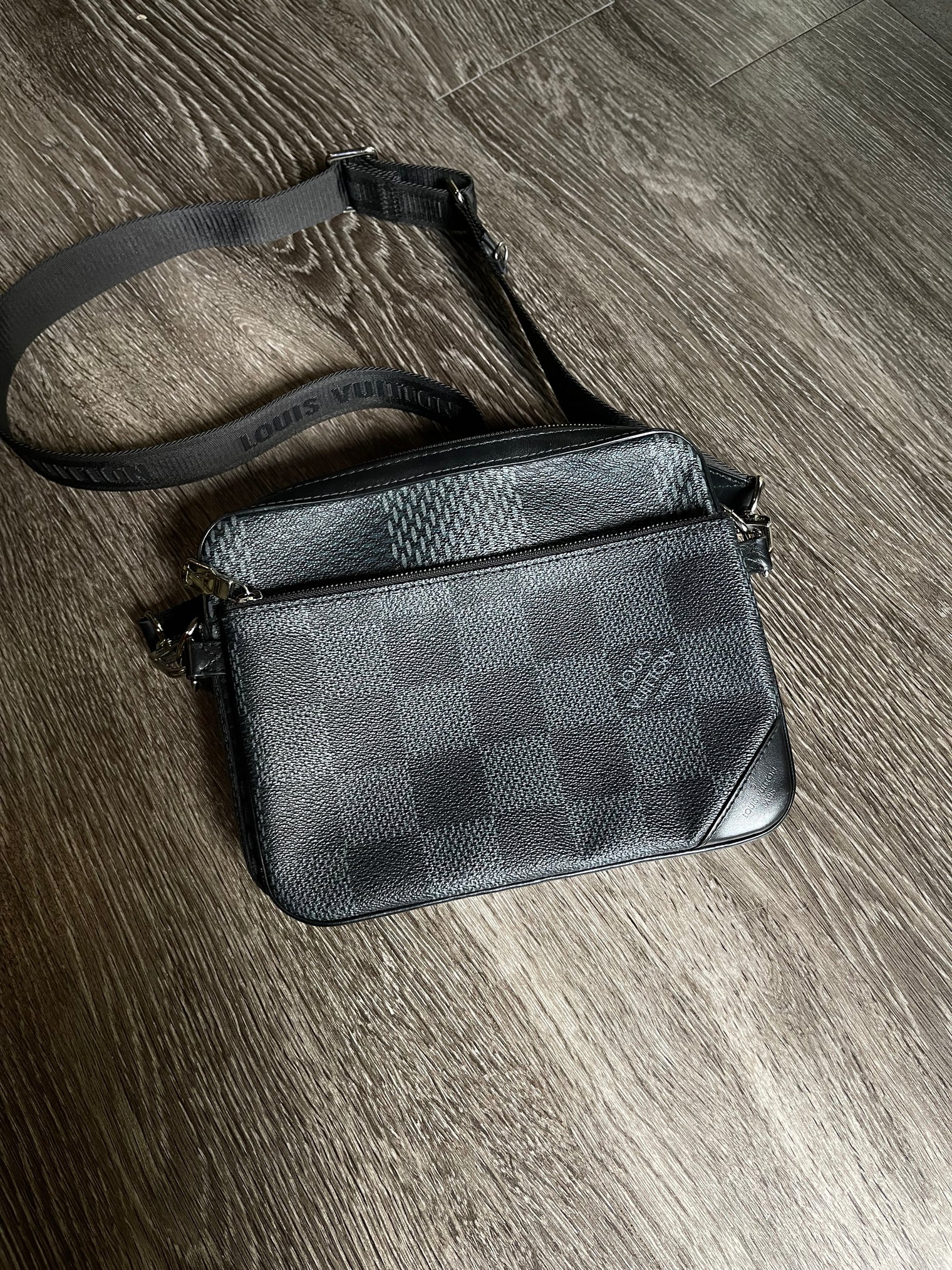 Louis Vuitton Damier Trio Bag (USED)