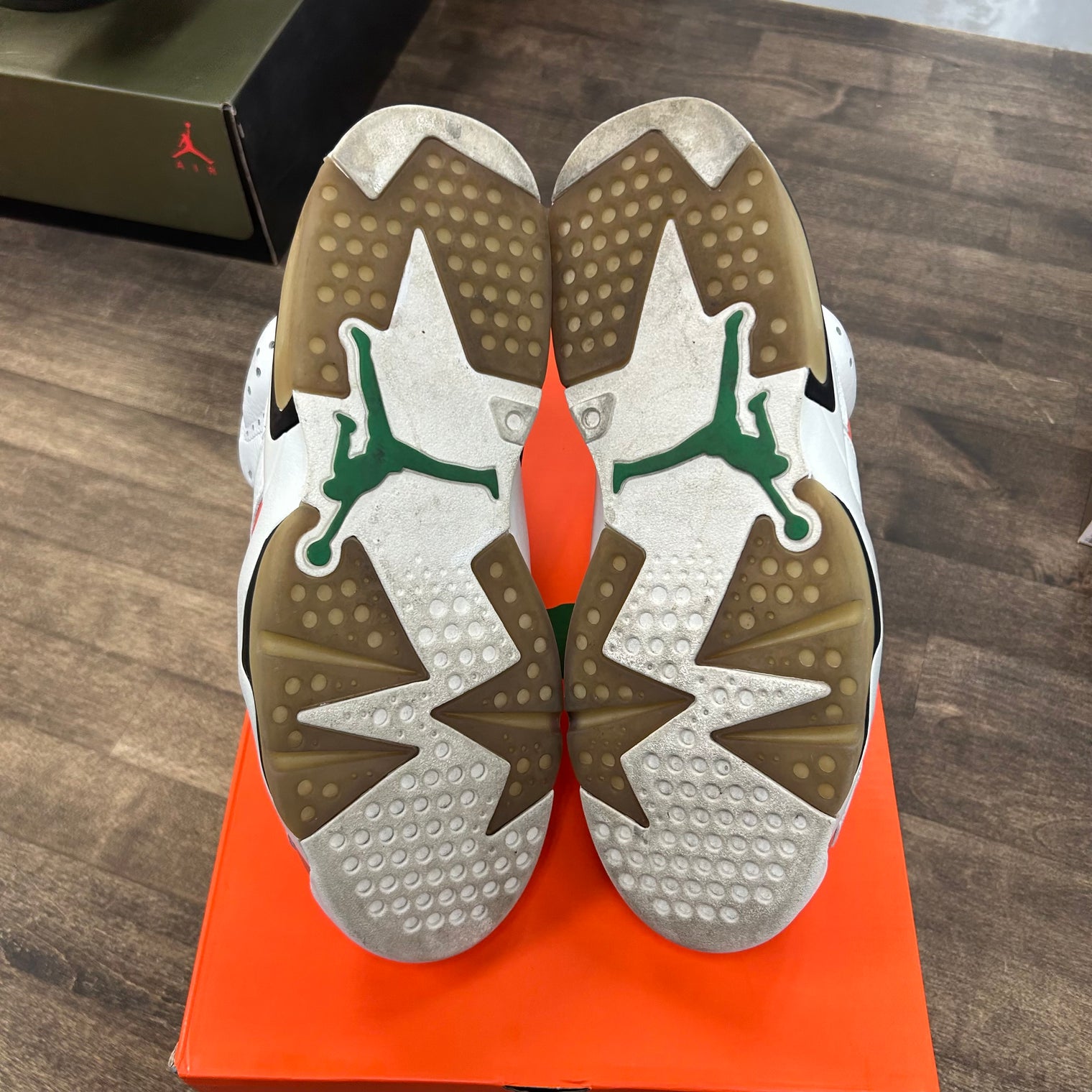 Gatorade Like Mike White Jordan 6 Retro (USED)