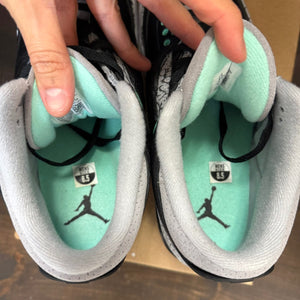Jordan 3 Retro Green Glow Size 8.5 (Pre-Owned) - Image 4
