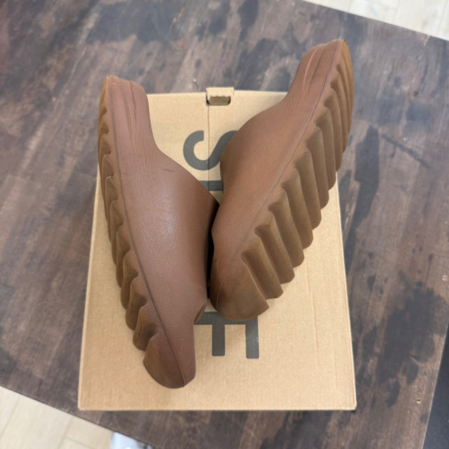 adidas Yeezy Slide Flax - Image 1