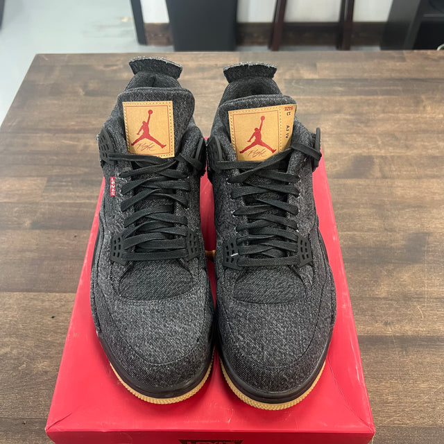 Black Levi Tag Jordan 4 (USED)