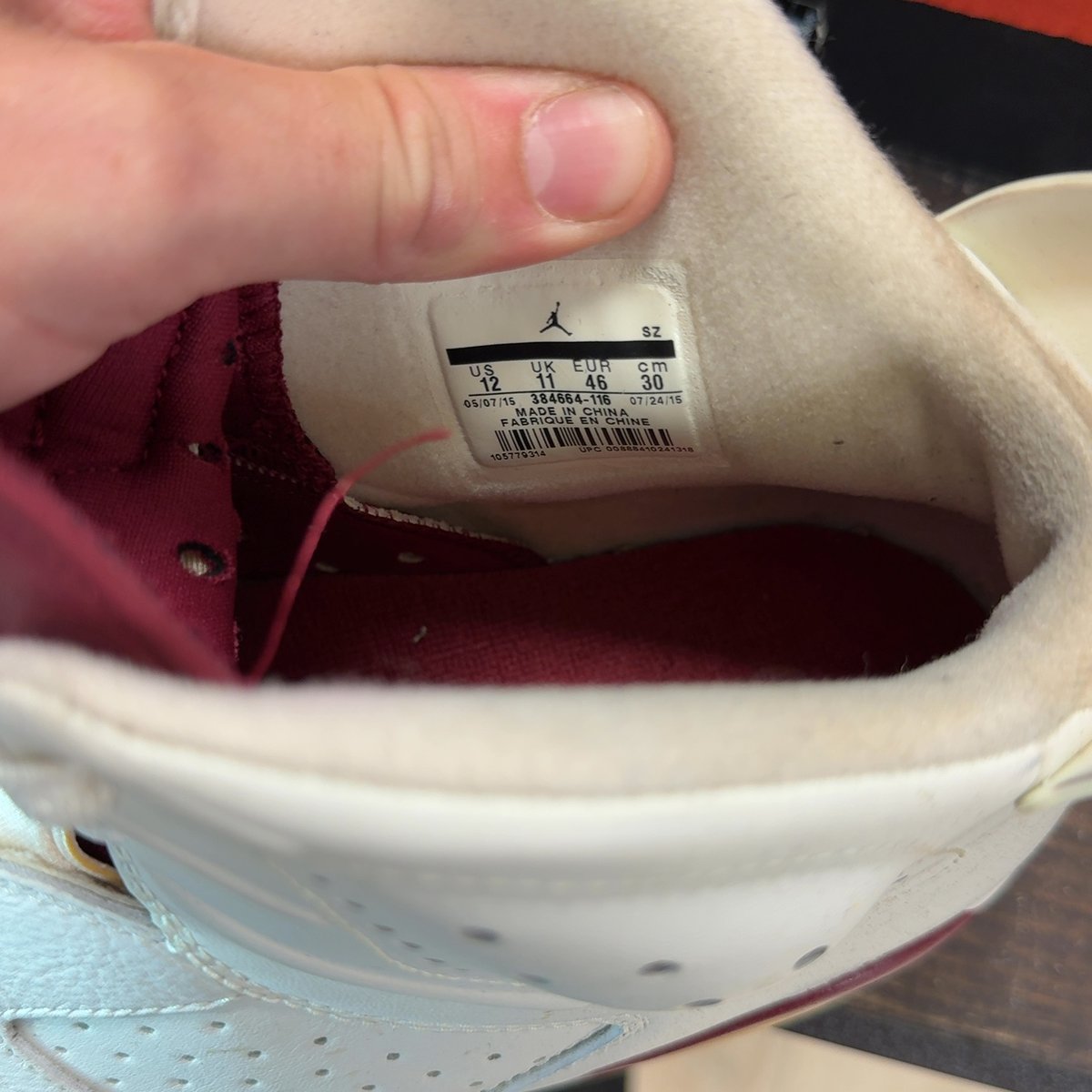 Jordan 6 Retro Maroon (2015) Size 12 (Pre-Owned) - aux