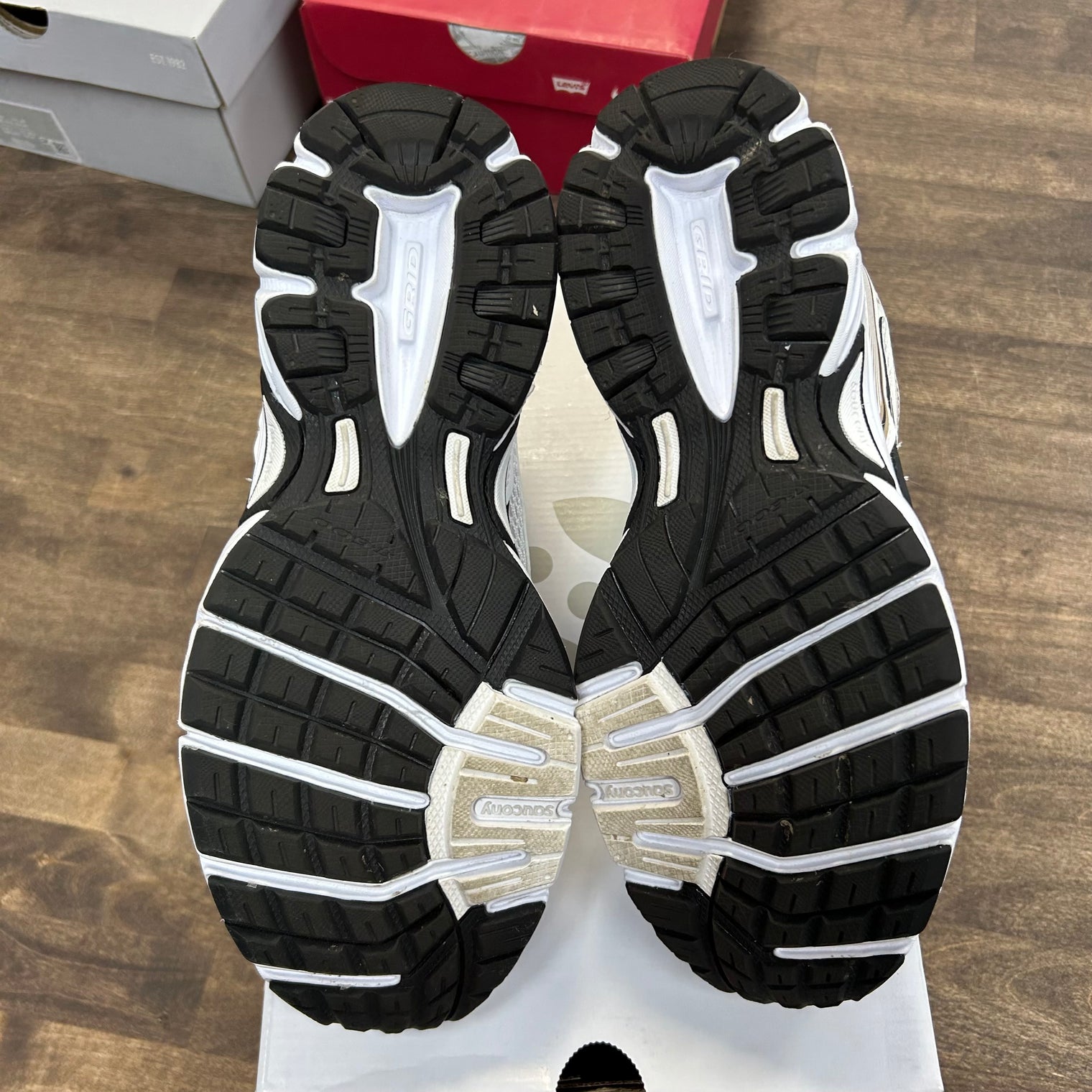 Saucony Ride Millennium White Gold Black (USED)