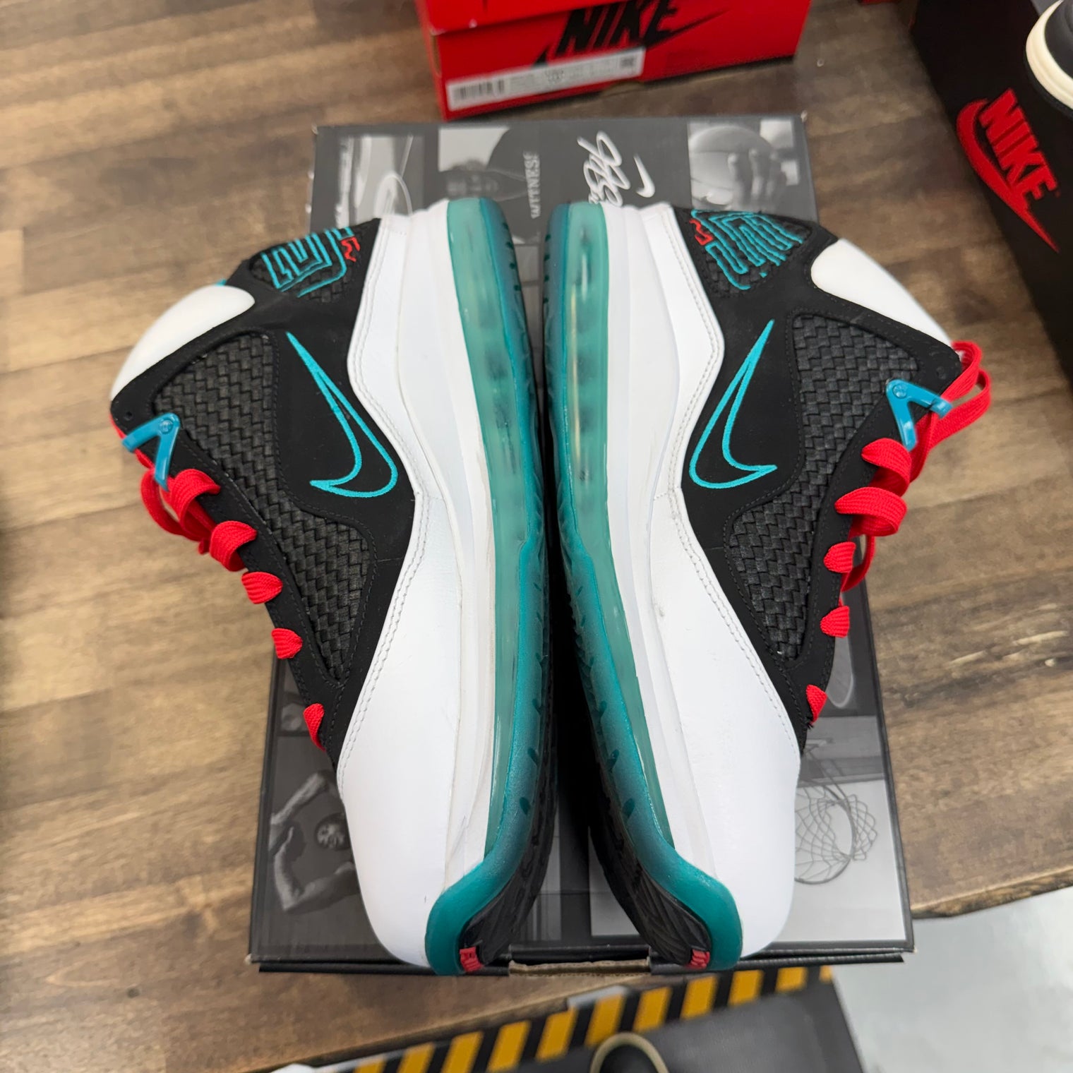Red Carpet Nike LeBron 7 NFW (2019) (USED)