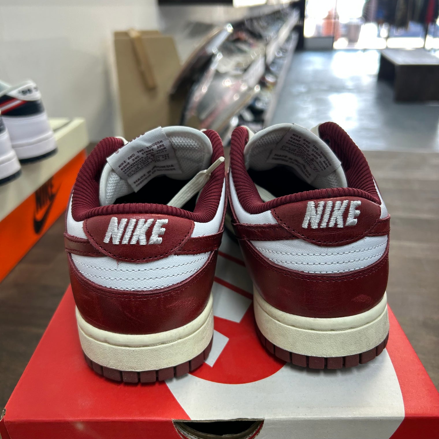 (W) Vintage Red Dunk Low (USED)