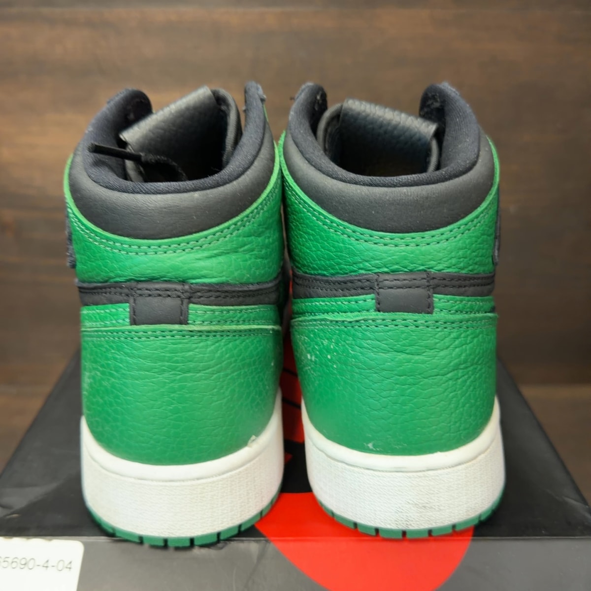Jordan 1 Retro High Pine Green Black (GS) Size 5Y (Pre-Owned) - aux