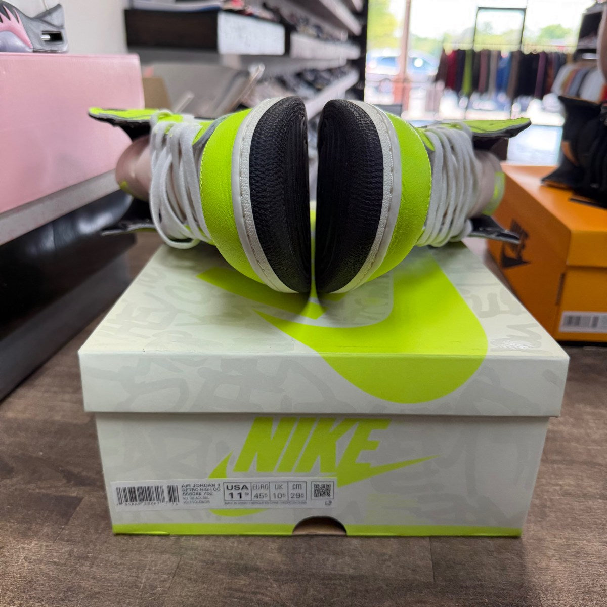 Jordan 1 Retro High OG Visionaire Size 11.5 (Pre-Owned)