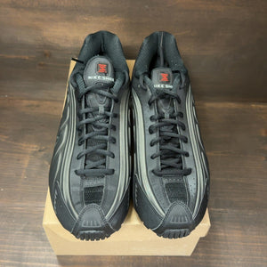 Nike Shox R4 Black Bright Crimson Size 12 (Pre-Owned) - Image 3
