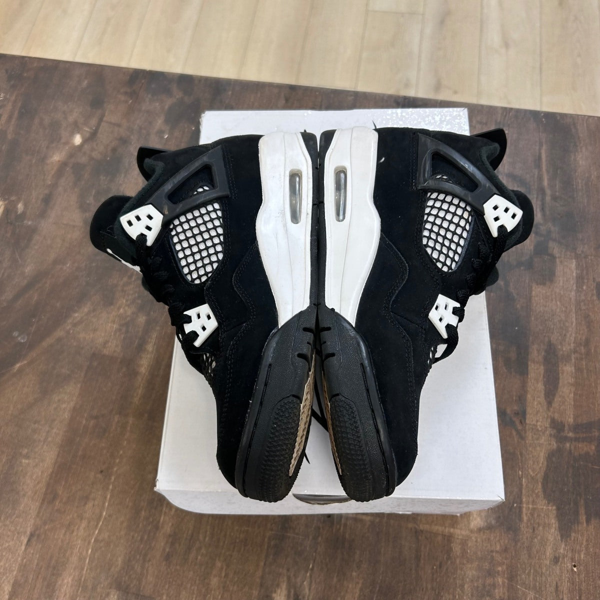 Jordan 4 Retro White Thunder (GS) - Image 3
