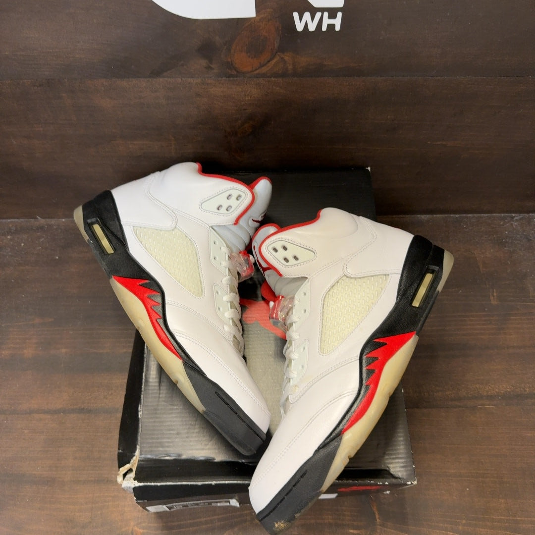 Jordan 5 Retro Fire Red Silver Tongue (2020) - Image 2