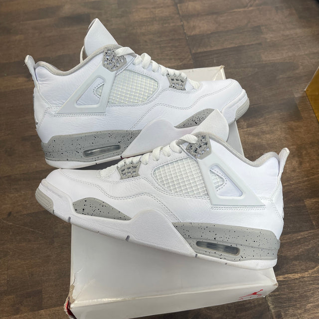 White Oreo Jordan 4 (USED)