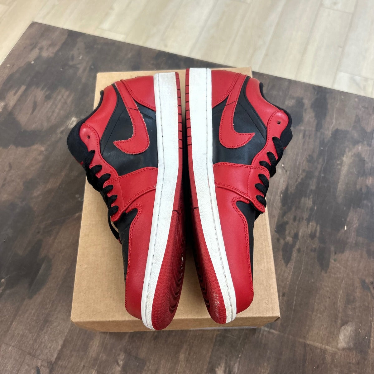 Jordan 1 Low Reverse Bred Size 12 (Pre-Owned) - Image 3