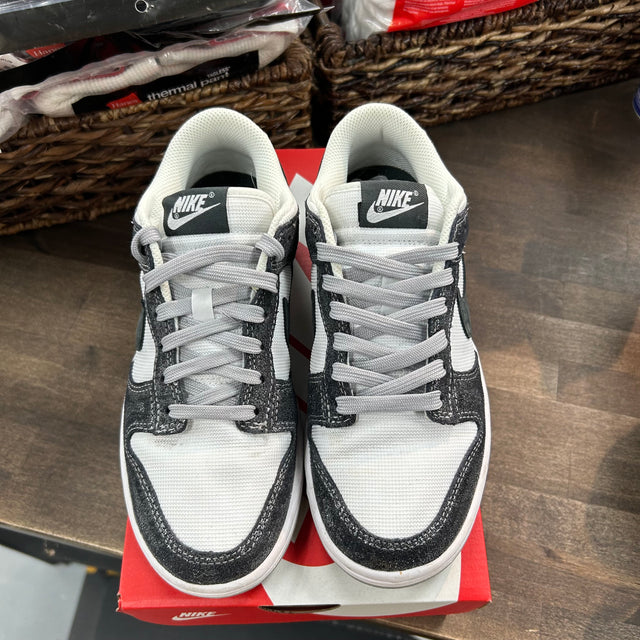 Golden Gals Metallic Silver Dunk Low (W) (USED)