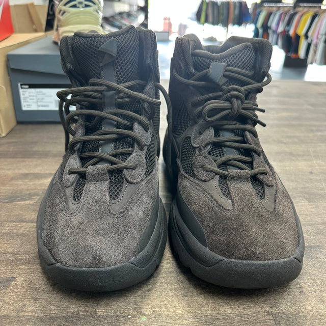 Oil Yeezy Desert Boot (USED)