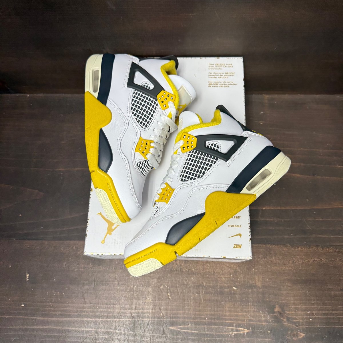 Jordan 4 Retro Vivid Sulfur (Women's) Size 5.5W - tag