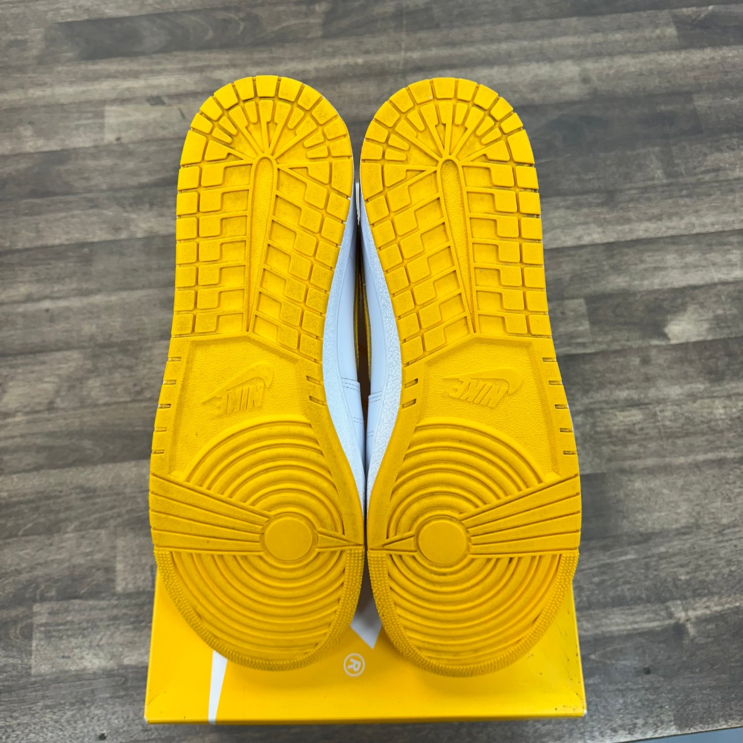 University Gold Nike Jordan Air Ship PE SP (USED)