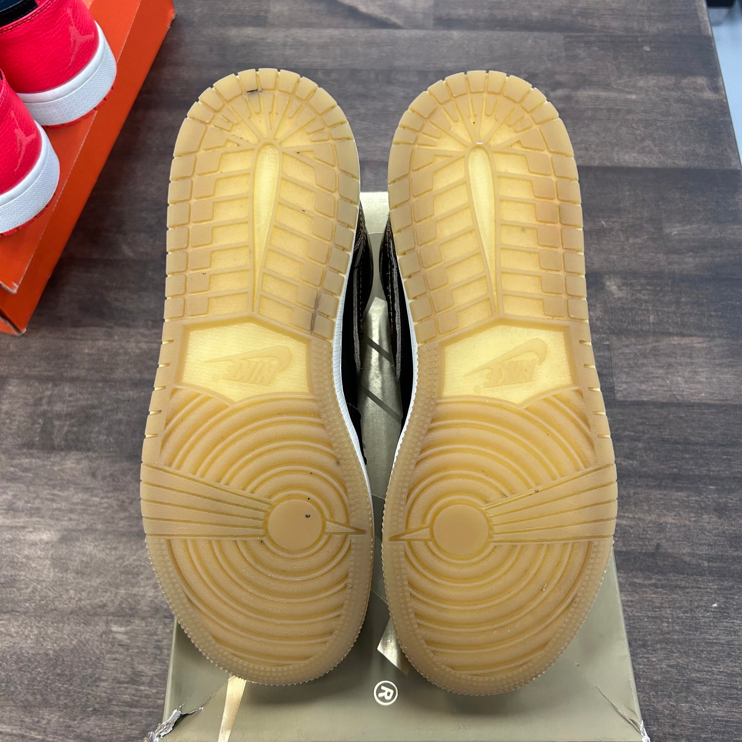 Black Metallic Gold Jordan 1 High (GS) (USED)