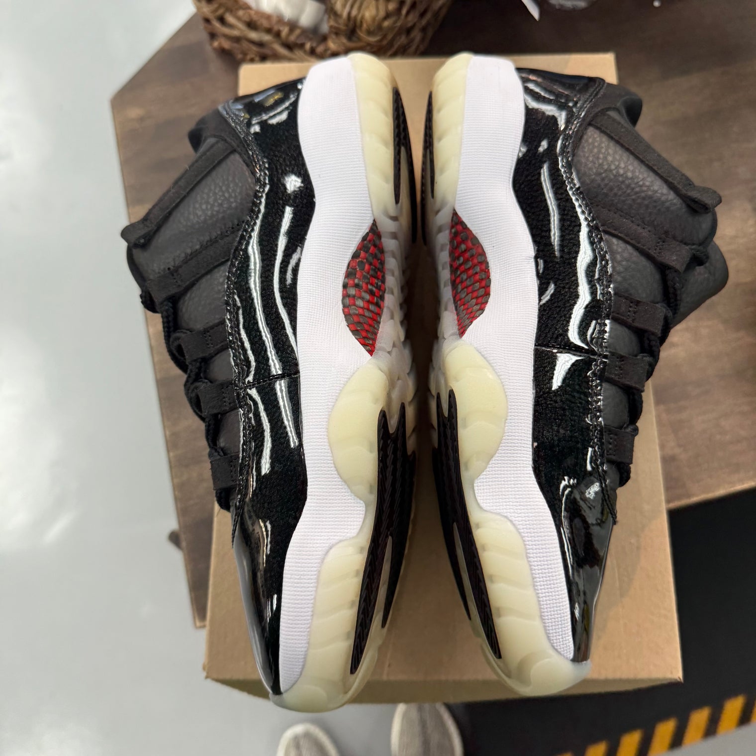 72-10 Jordan 11 Low Retro (USED, No Box)