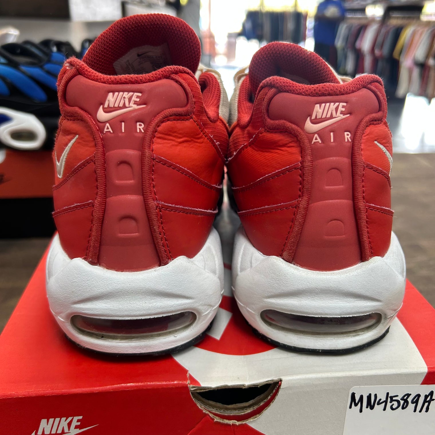 Picante Red Air Max 95 (USED)