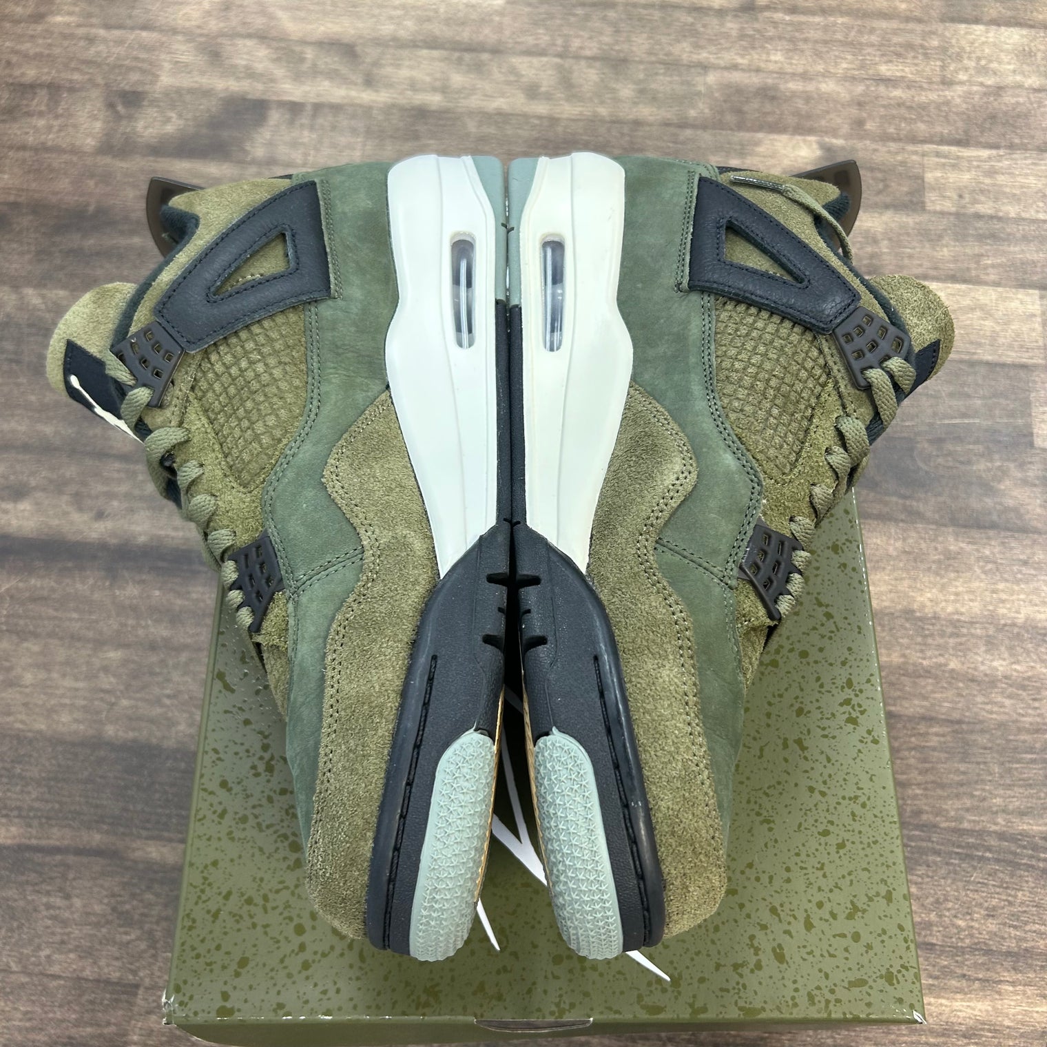 Craft Olive Jordan 4 (USED)