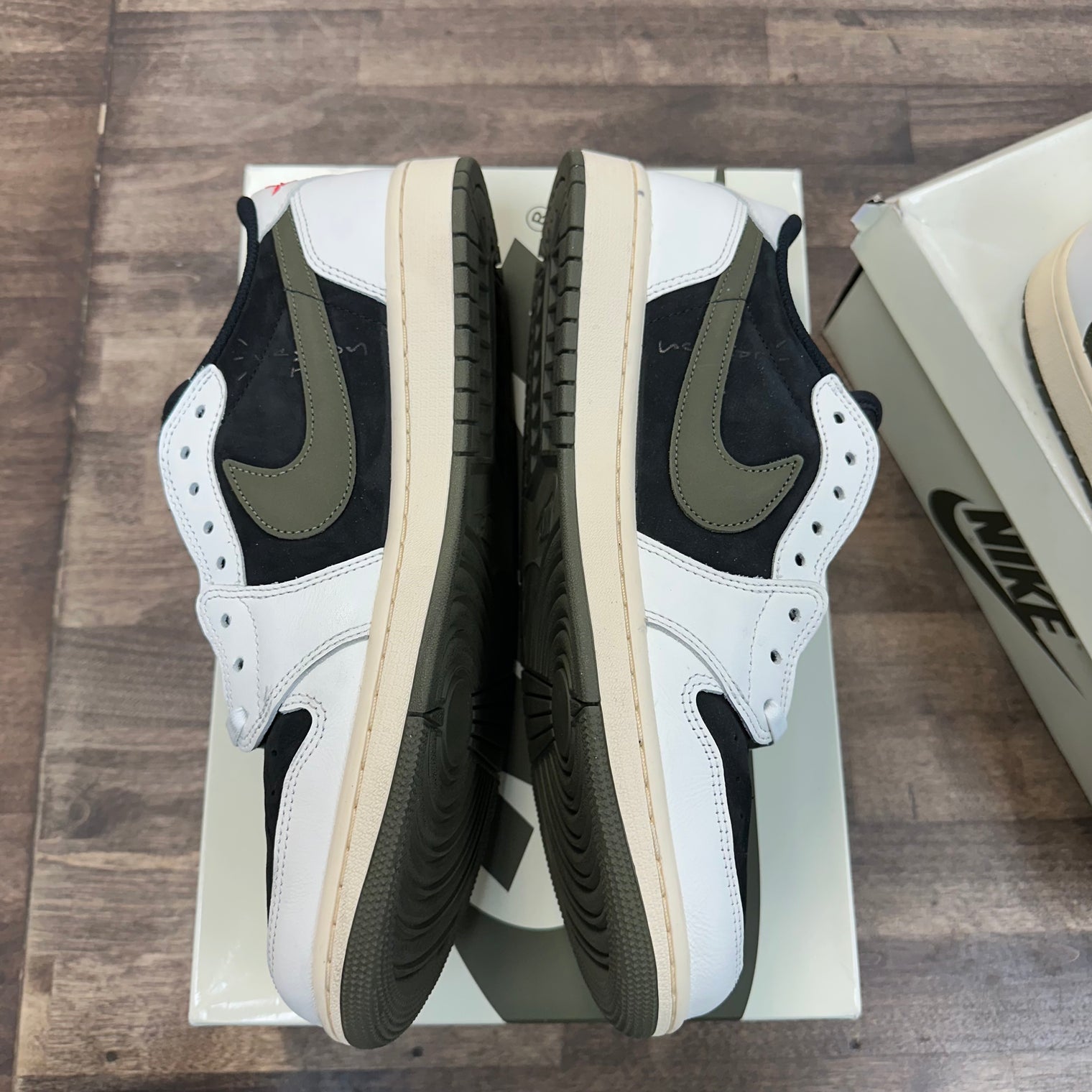 Jordan 1 Retro Low OG SP Travis Scott Olive (US 13W) (USED)