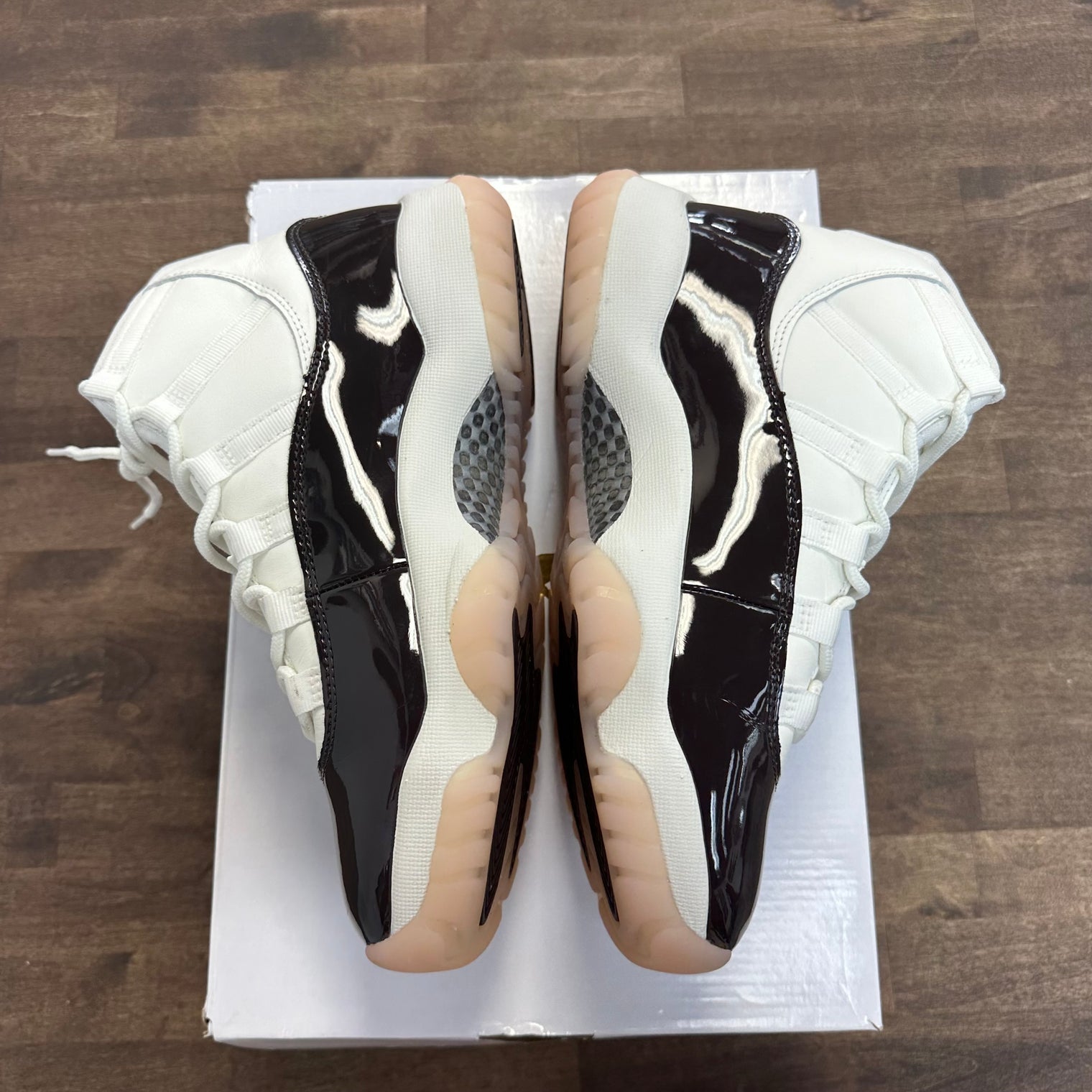 Neapolitan Jordan 11 Retro (W) (Used)