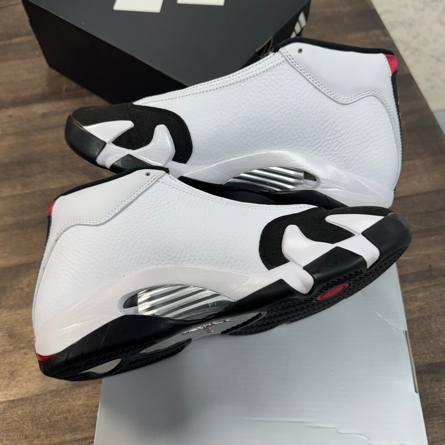 Black Toe Jordan 14 Retro (USED)