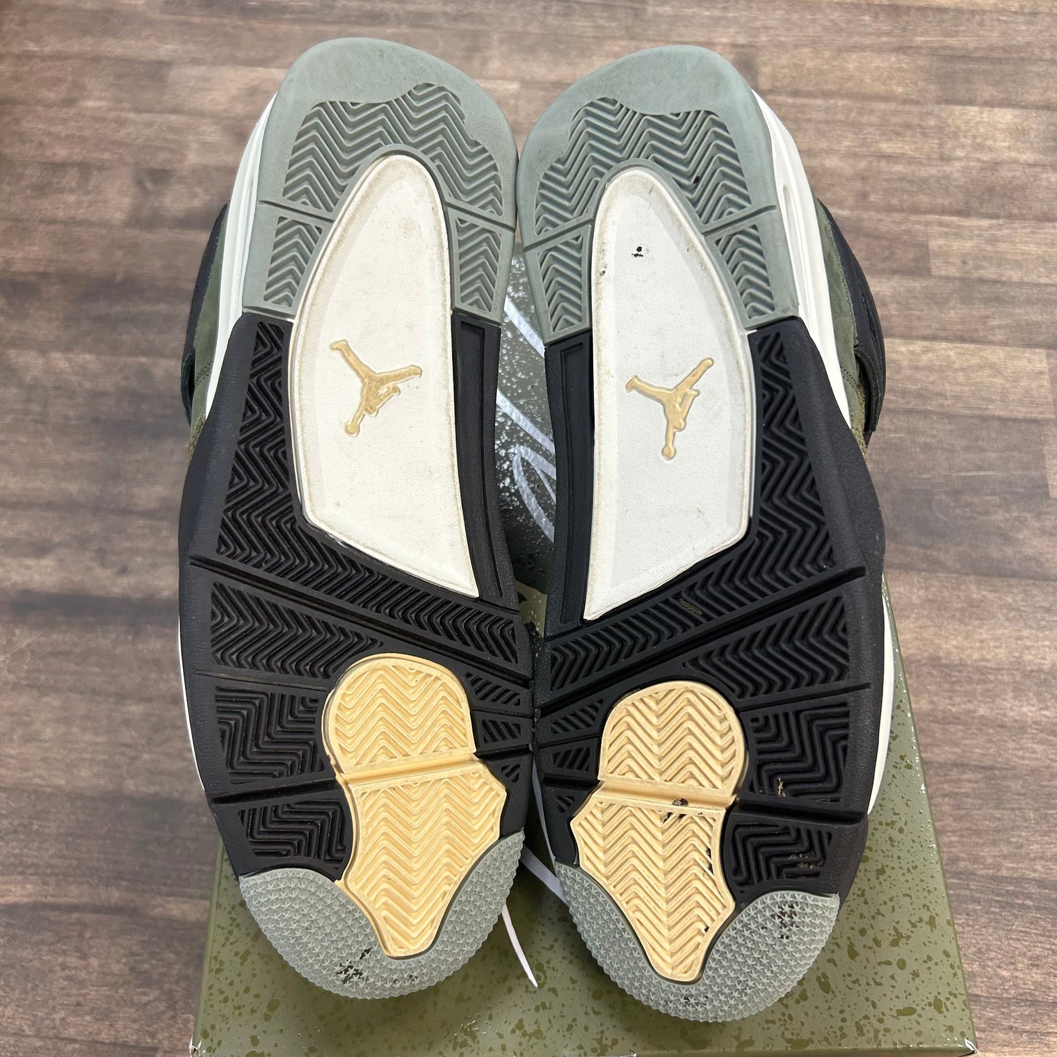 Craft Olive Jordan 4 (USED)
