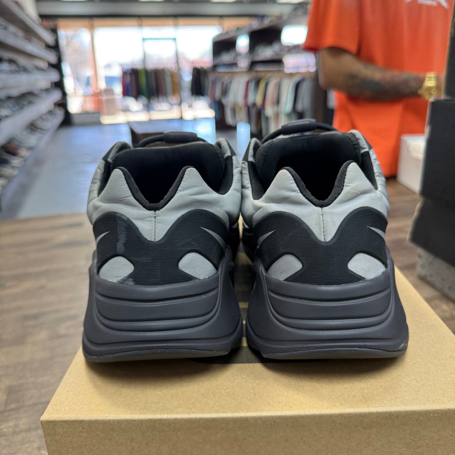 Metallic adidas Yeezy Boost 700 MNVN (USED)