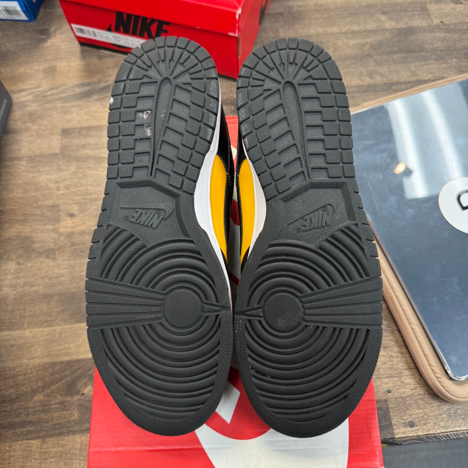 Reverse Goldenrod Dunk Low (2024) (USED)