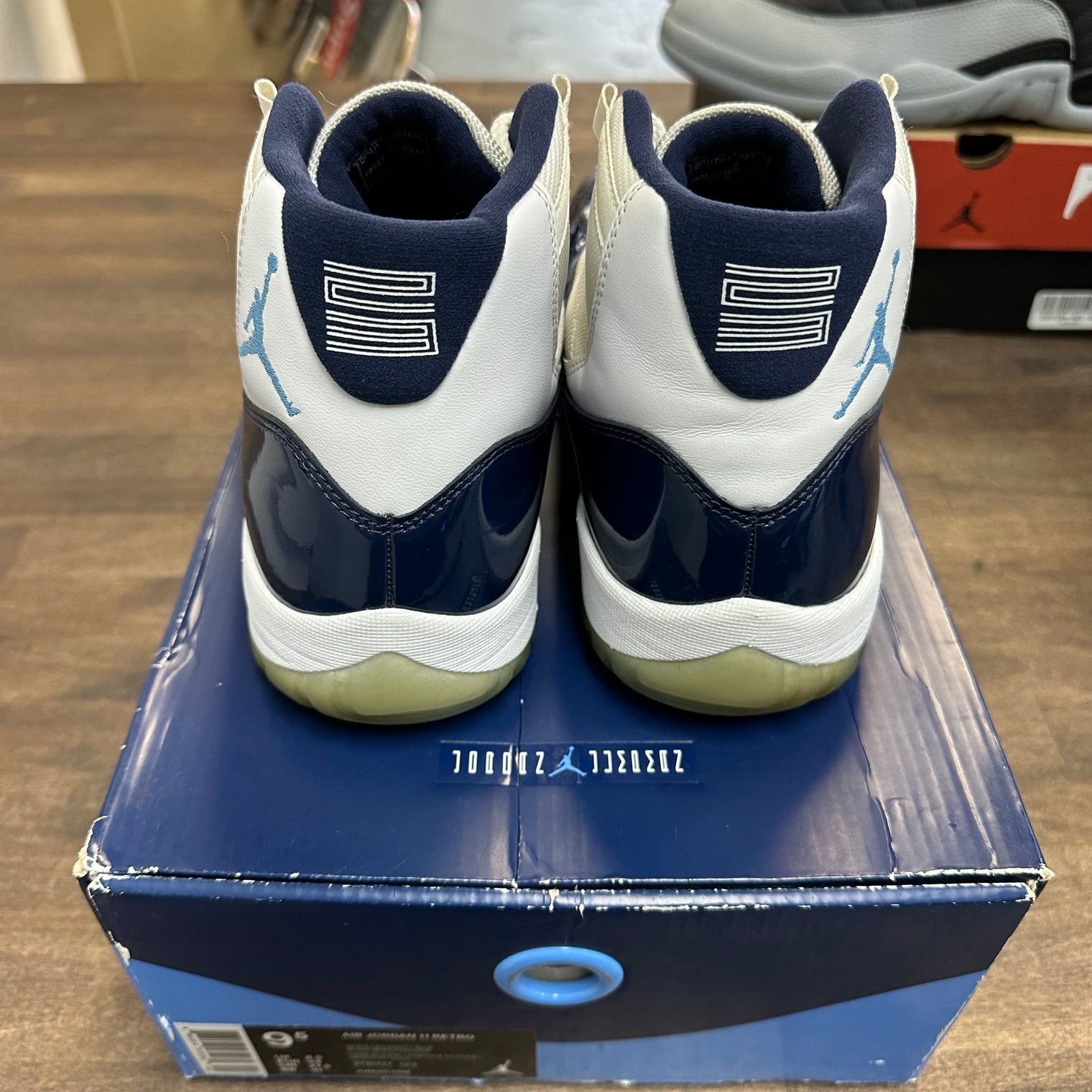 Win like 82 Jordan 11 (USED)