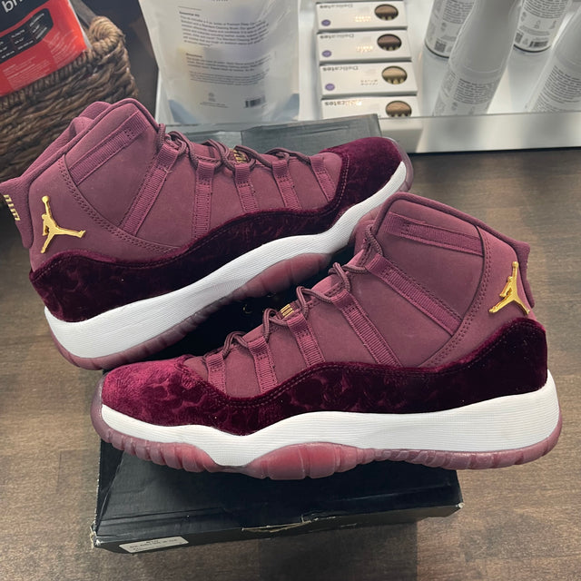 (GS) Velvet Burgundy Jordan 11 (USED)