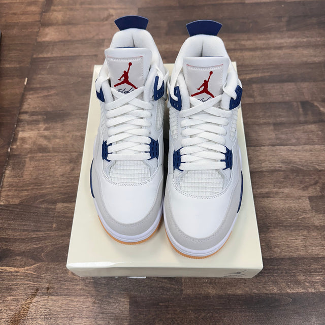Navy Jordan 4 SB (Lightly Worn)