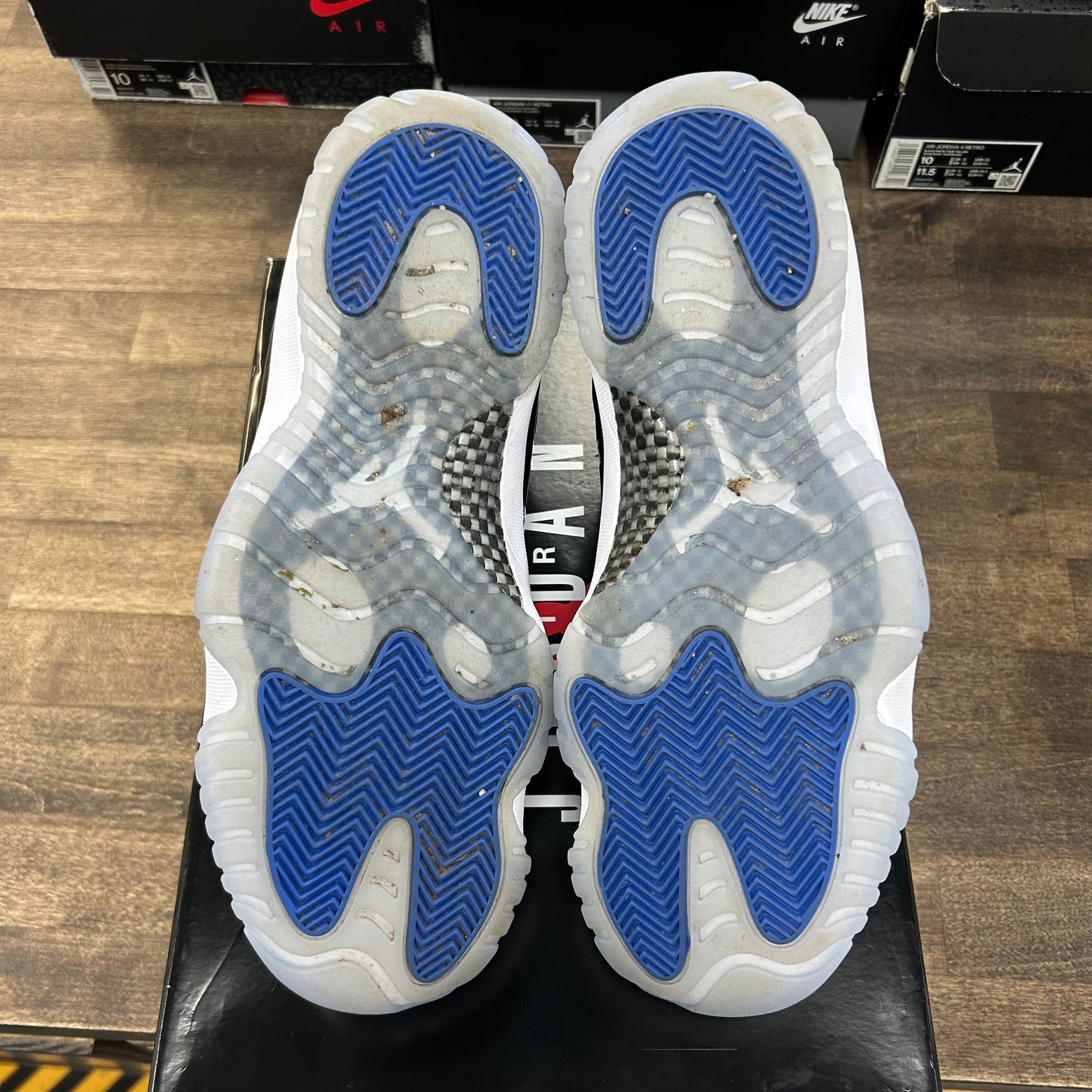 Space Jam Jordan 11 Low (USED)