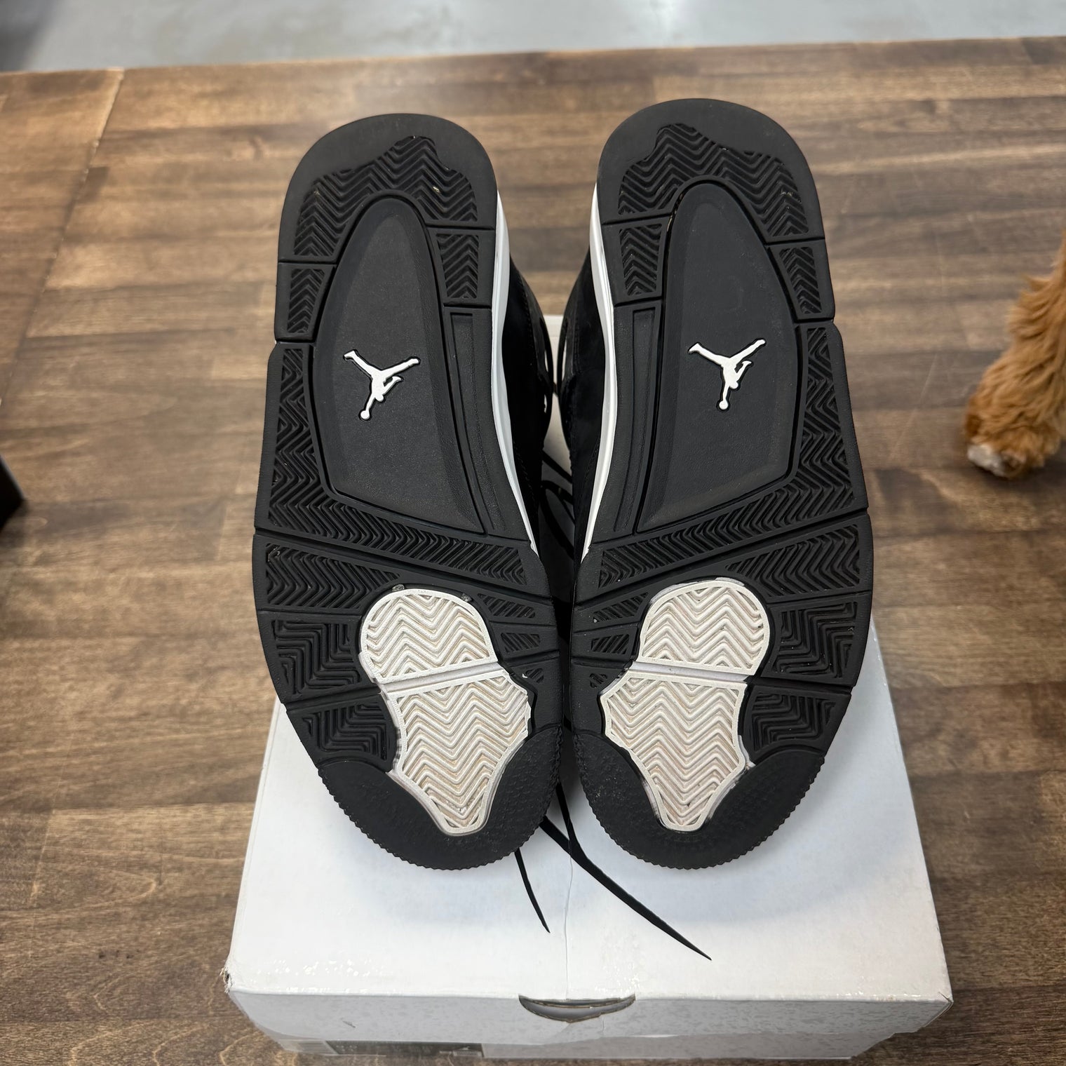 White Thunder Jordan 4 Retro (USED)