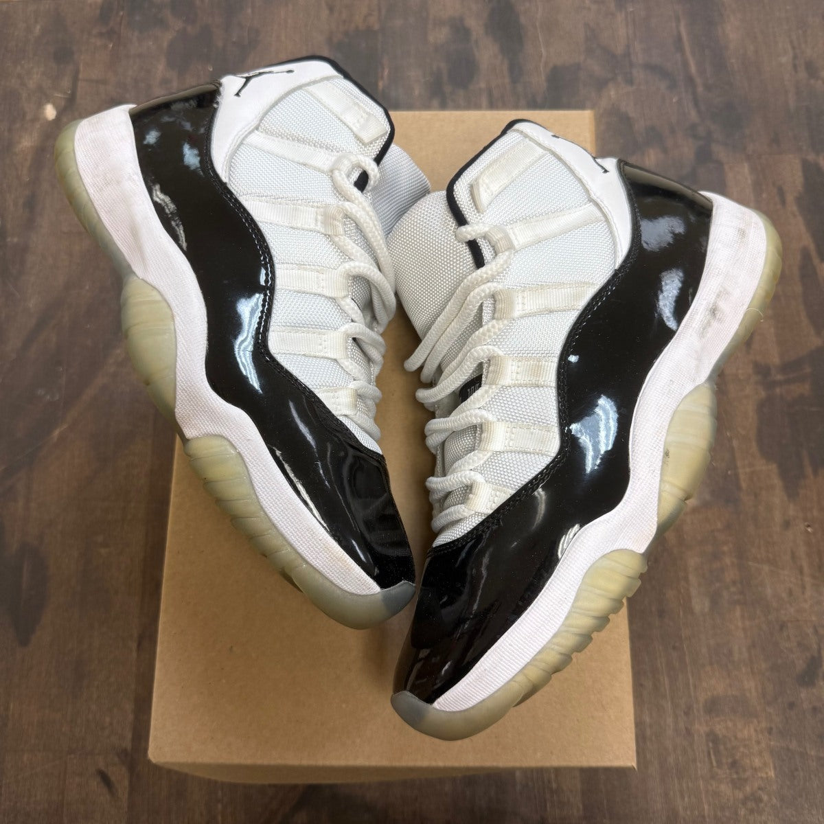 Jordan 11 Retro Concord (2018) Size 8.5 (Pre-Owned) - Image 1