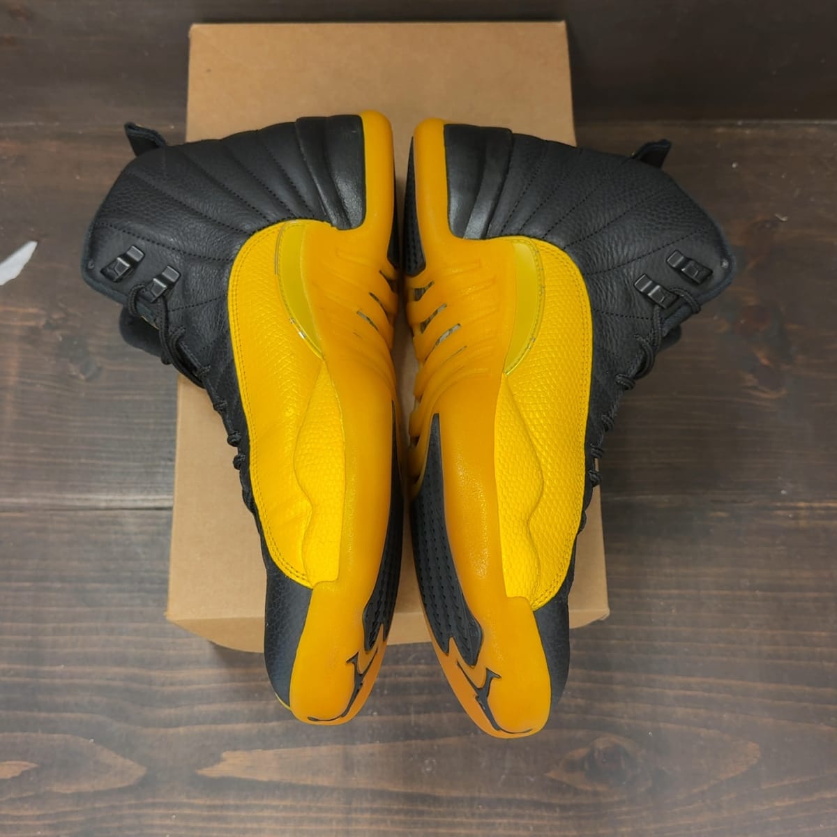 Jordan 12 Retro Black University Gold Size 11 (Pre-Owned) - aux
